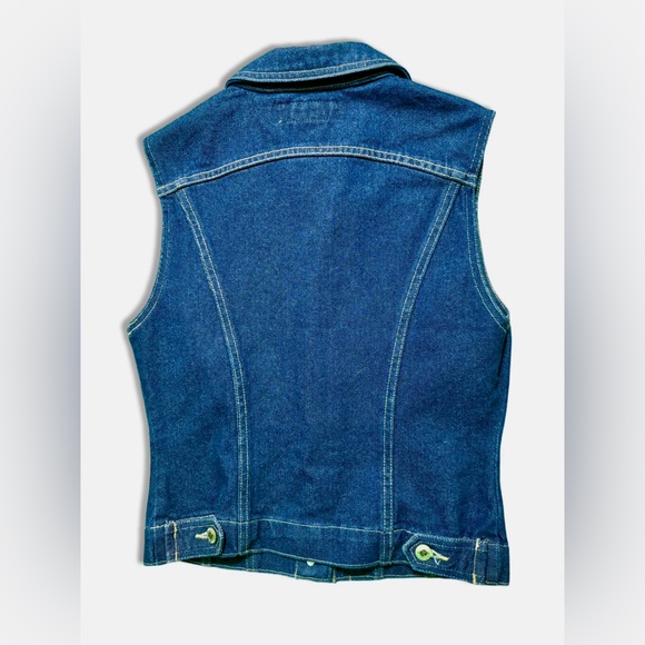 D'MODE CLASSIX Vintage Women's Sleeveless Denim Vest - Picture 2 of 4